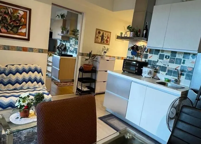 Jules Cozy Staycay Ii Манила